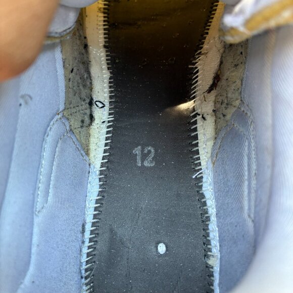 Athletic_Shoes